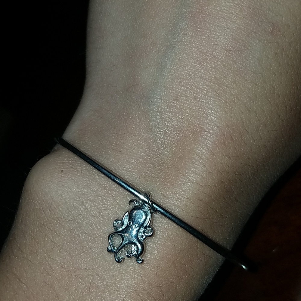 Silver octopus braclet